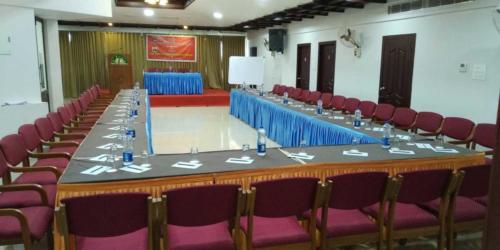 Rail-View-Hall-1